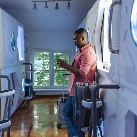 Beocean Capsule Hostel *