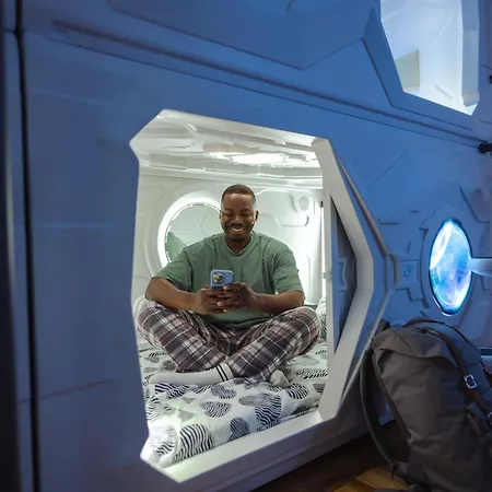 Beocean Capsule Hostel *