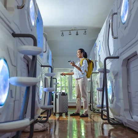 Beocean Capsule Hostel *