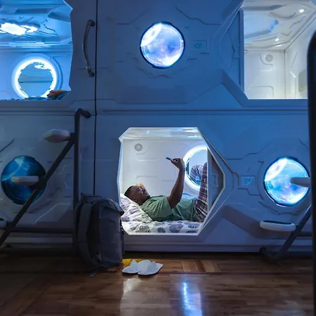 Beocean Capsule Hostel *