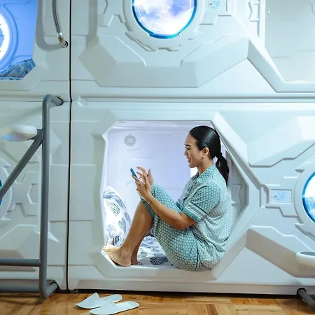 Beocean Capsule Hostel *