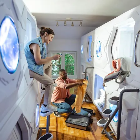 Beocean Capsule Hostel Belgrád