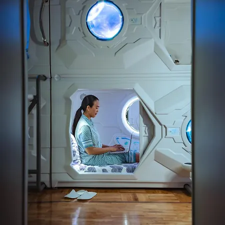 Beocean Capsule Hostel *