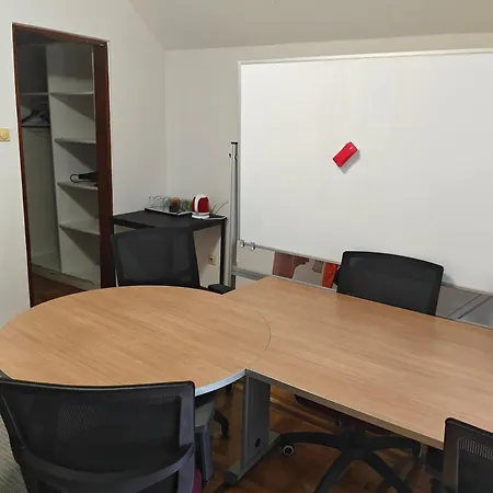 Beocean Capsule Hostel *